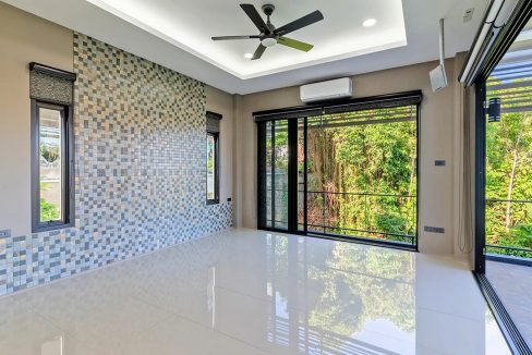 14-luxury-3-storey-villa-with-rooftop-bar-private-pool-for-sale-in-rawai-phuket-v0219