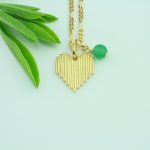 Birthstone for maj er smaragd. Her kombineret med Heart Rock halskæde.