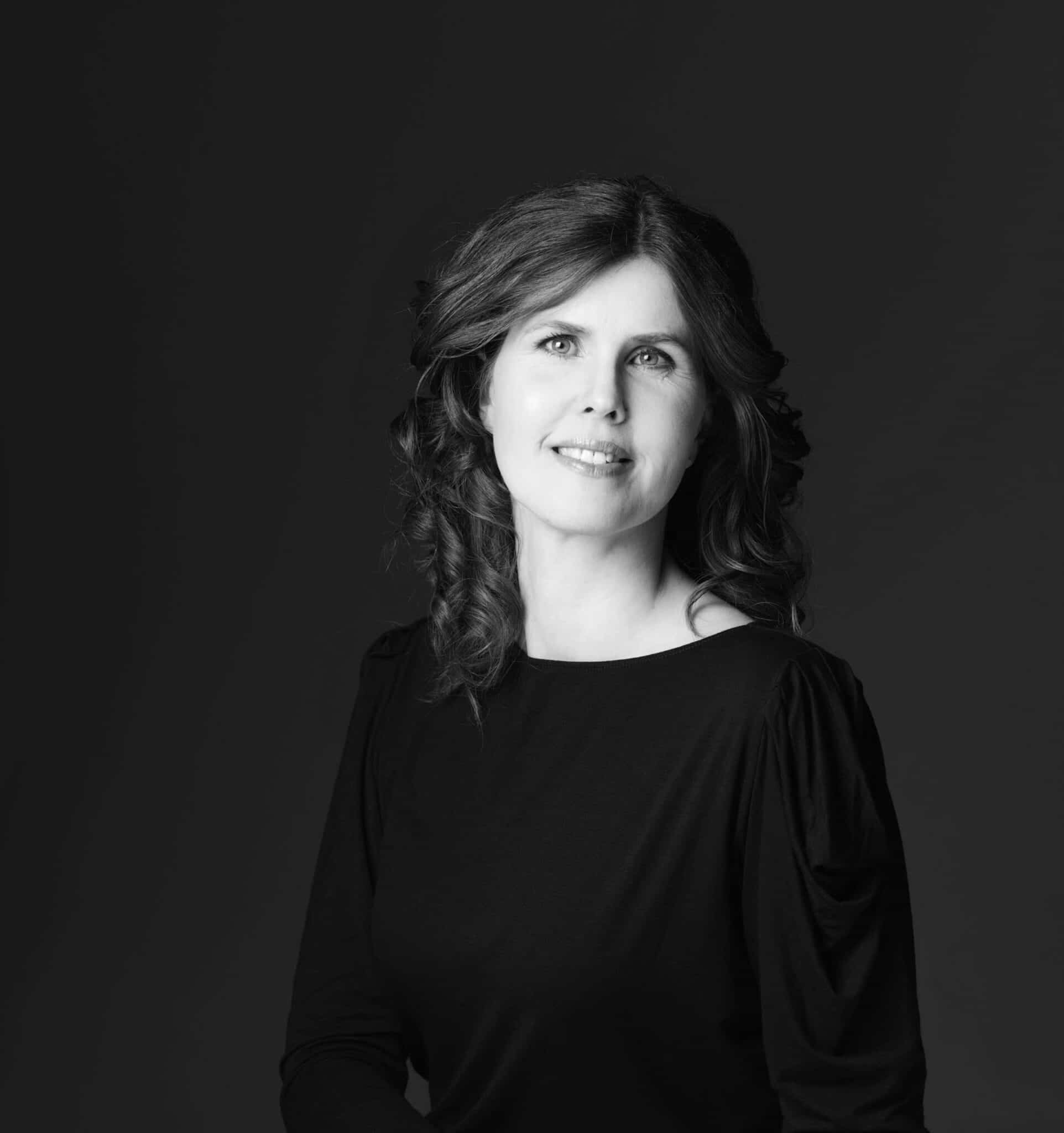 Lina Mørk. Smykkedeisgner og guldsmed. Indehaver Amica Jewellery