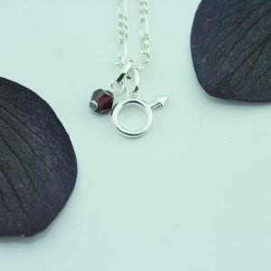 Birthstone januar Granat vedhæng med Boy sølv halskæde
