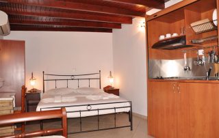 Studio 6 bed kitchenette