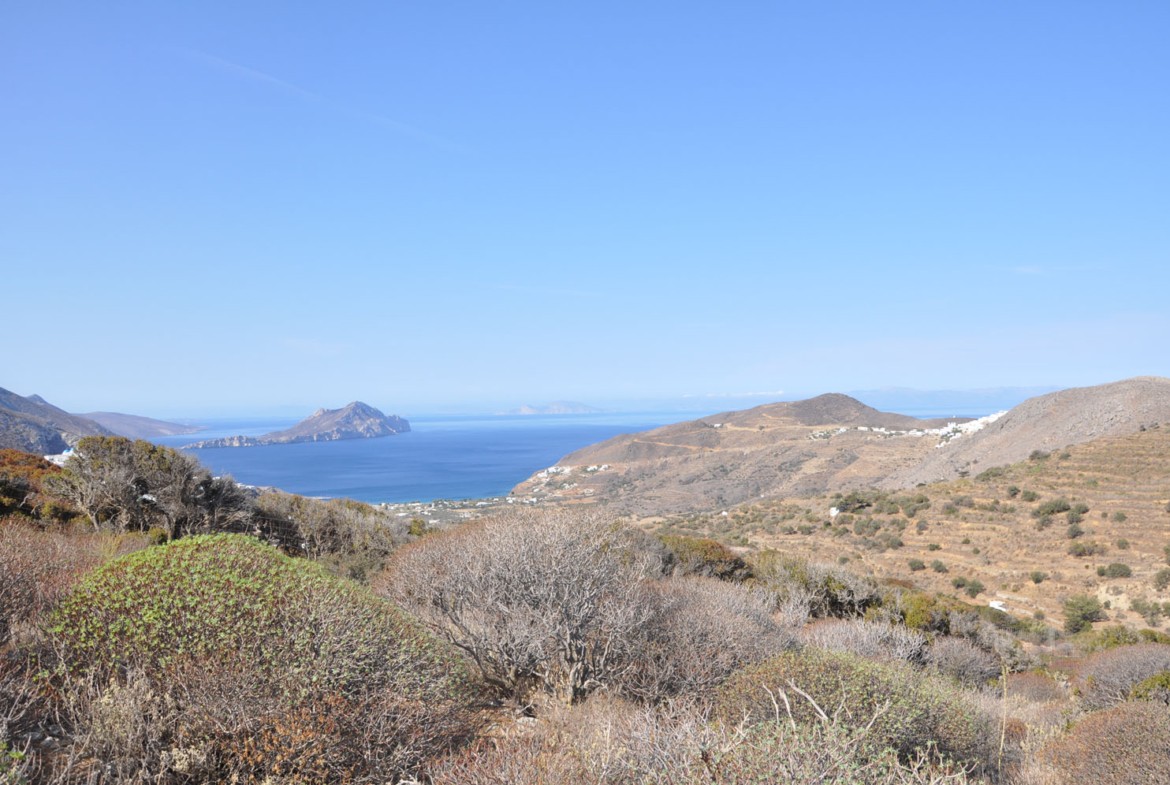 View towards Aegiali Bay and Tholaria