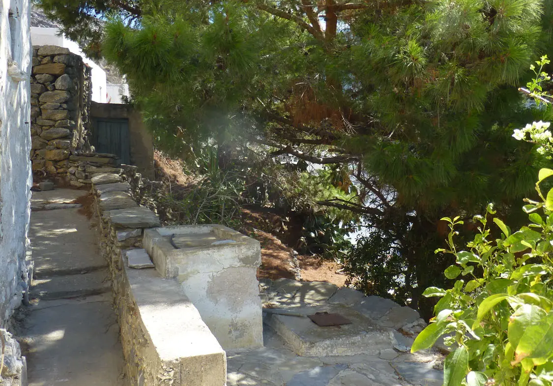 Charmy house in Tholaria