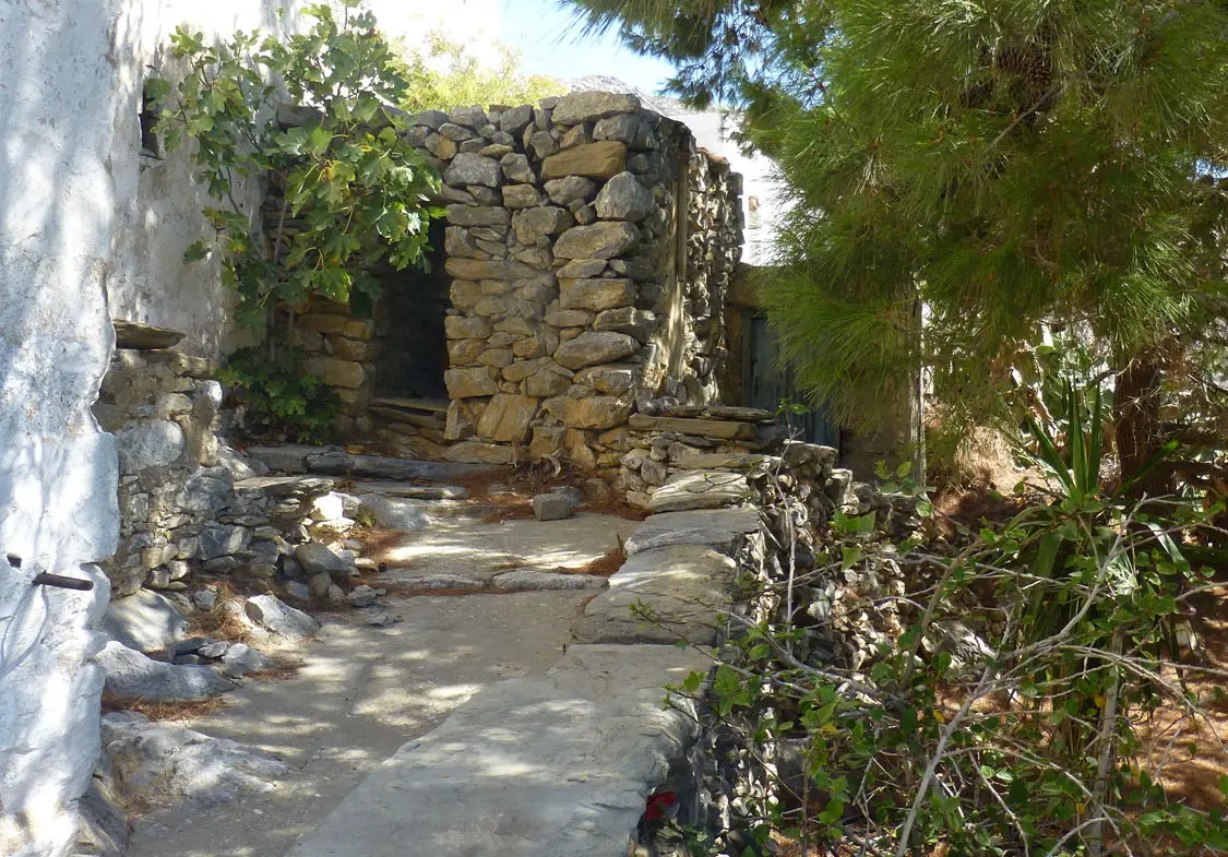 Charmy house in Tholaria