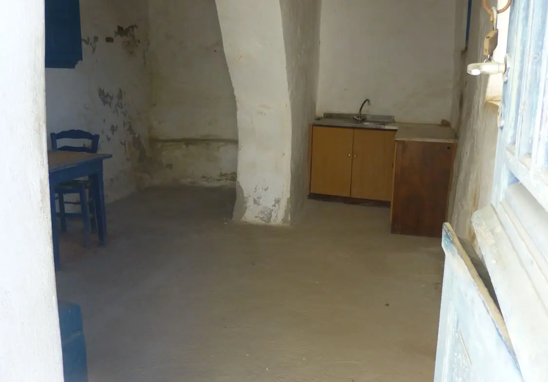 Charmy house in Tholaria