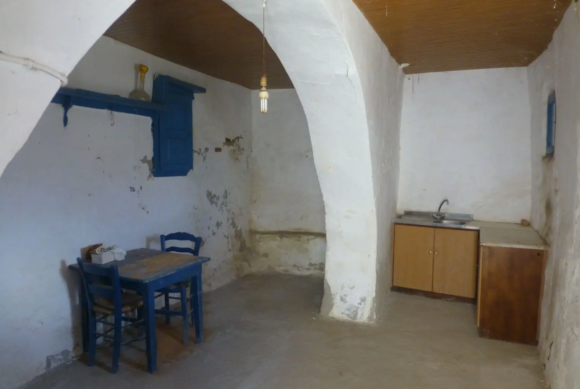 Charmy house in Tholaria