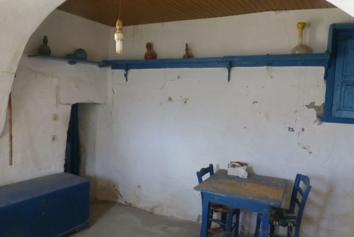 Charmy house in Tholaria