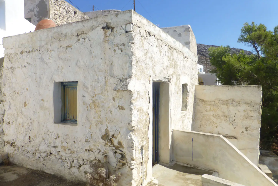 Charmy house in Tholaria