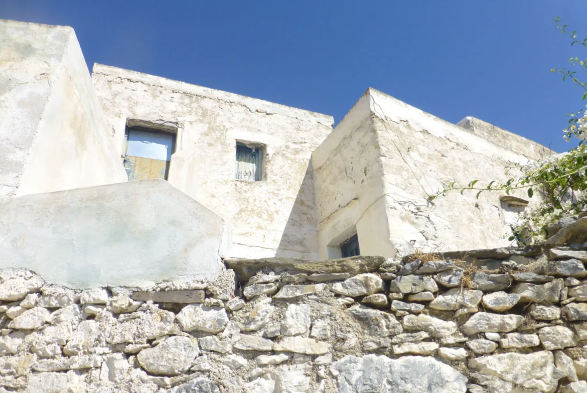 Charmy house in Tholaria