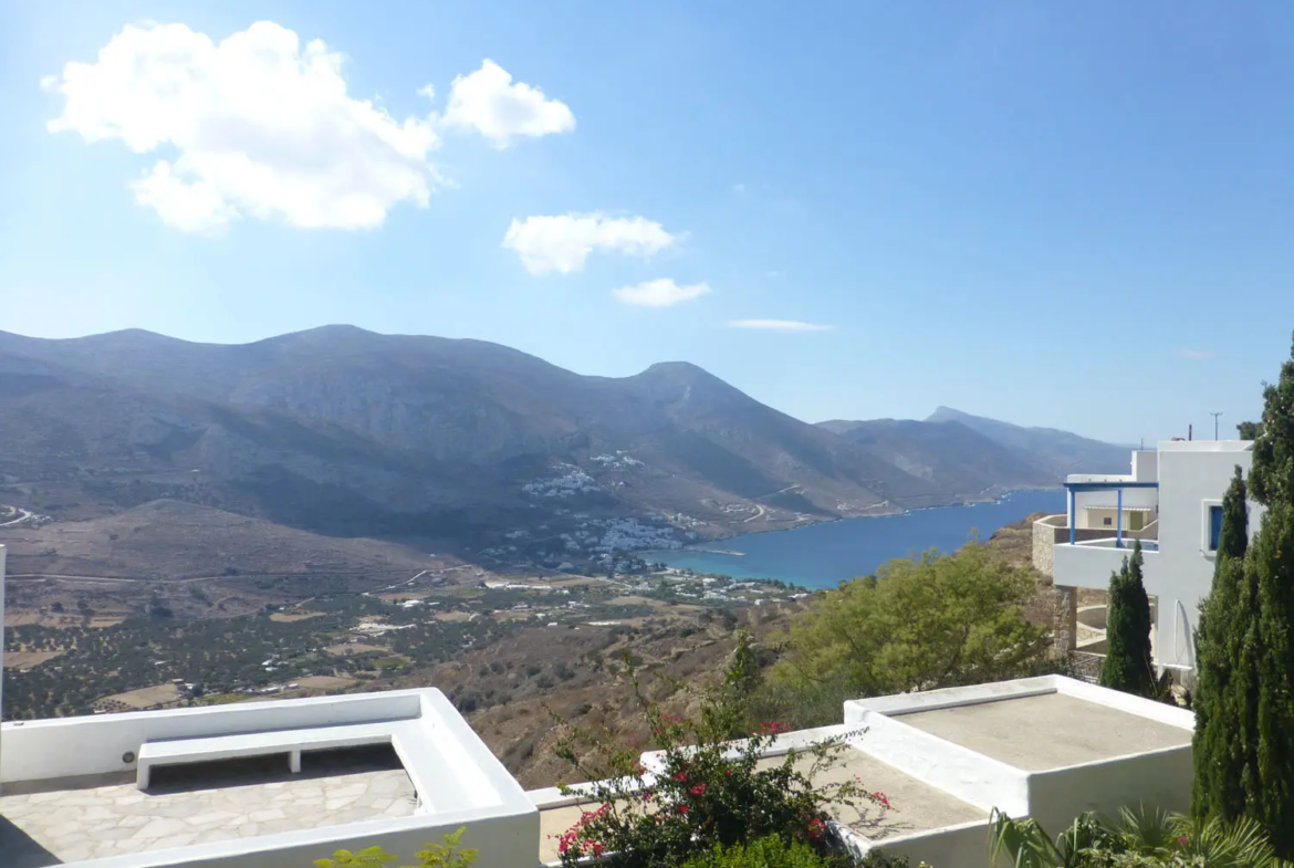 Charming lush land in Tholaria