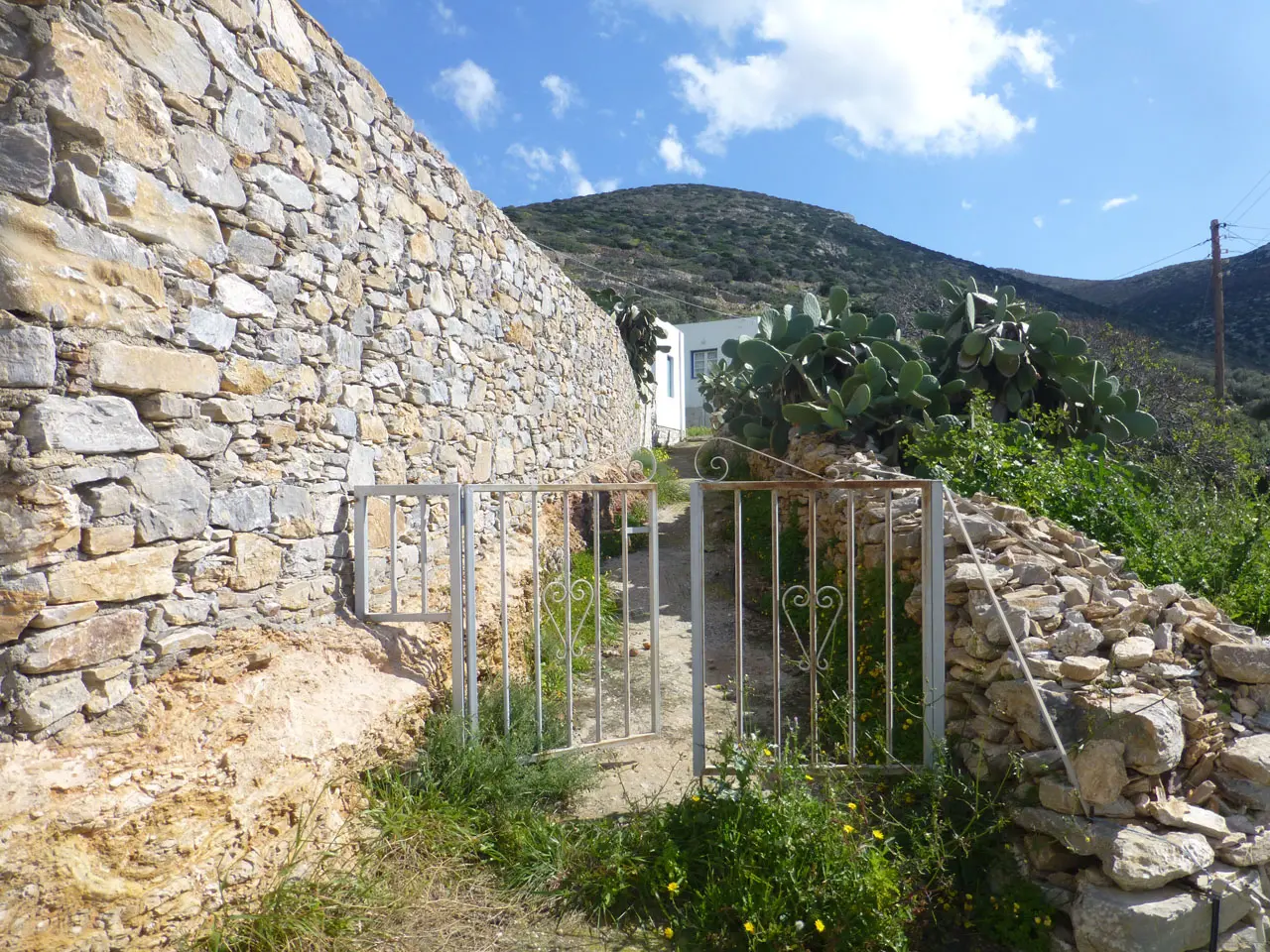 The entrance to the property