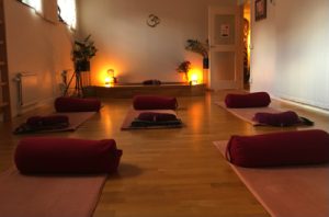 Gruppklass funktionell andning Uppsala Yogaskola