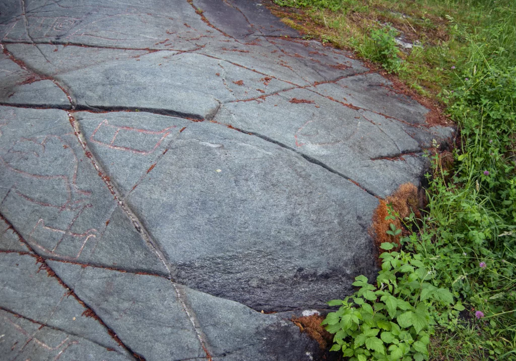 Photograph of petroglyphs at Evenhus.