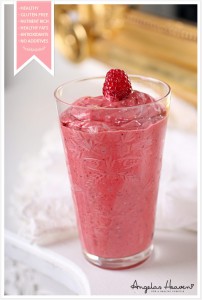 healthy-strawberry-smoothie-with-chia