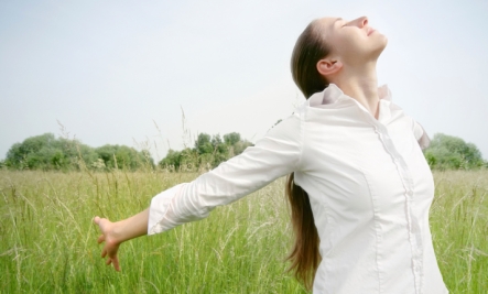 woman-holding-breath-field-443