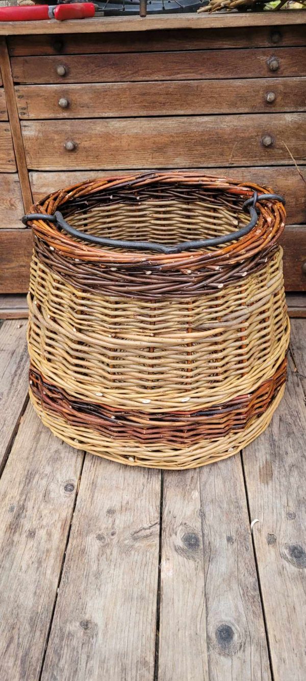 Basket with blacksmithed cauldron handle - Image 2