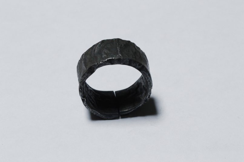 RZ-036_Anneke-Schollaardt_Geoxideerdzilver_Sieraad_ Ring_1