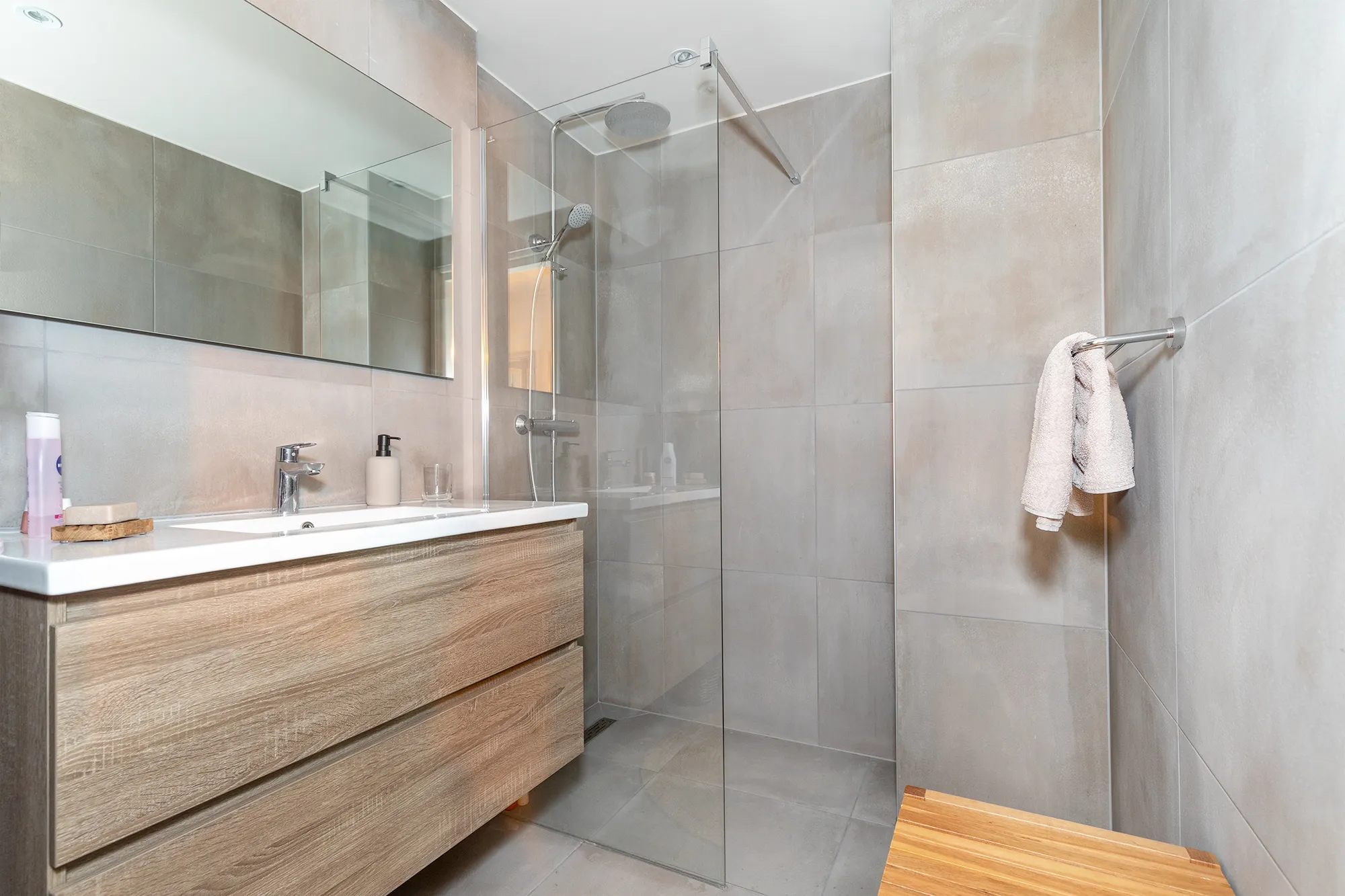 Kleine badkamer renoveren. Kleine badkamer renovatie