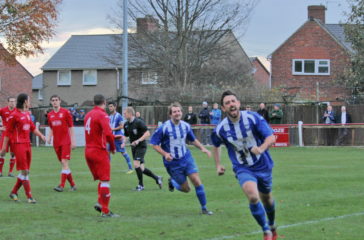 Watling hat trick as Bay cruise to Vase success