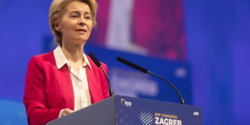 UE, raggiunto accordo tra Parlamento e Consiglio sul Green Pass