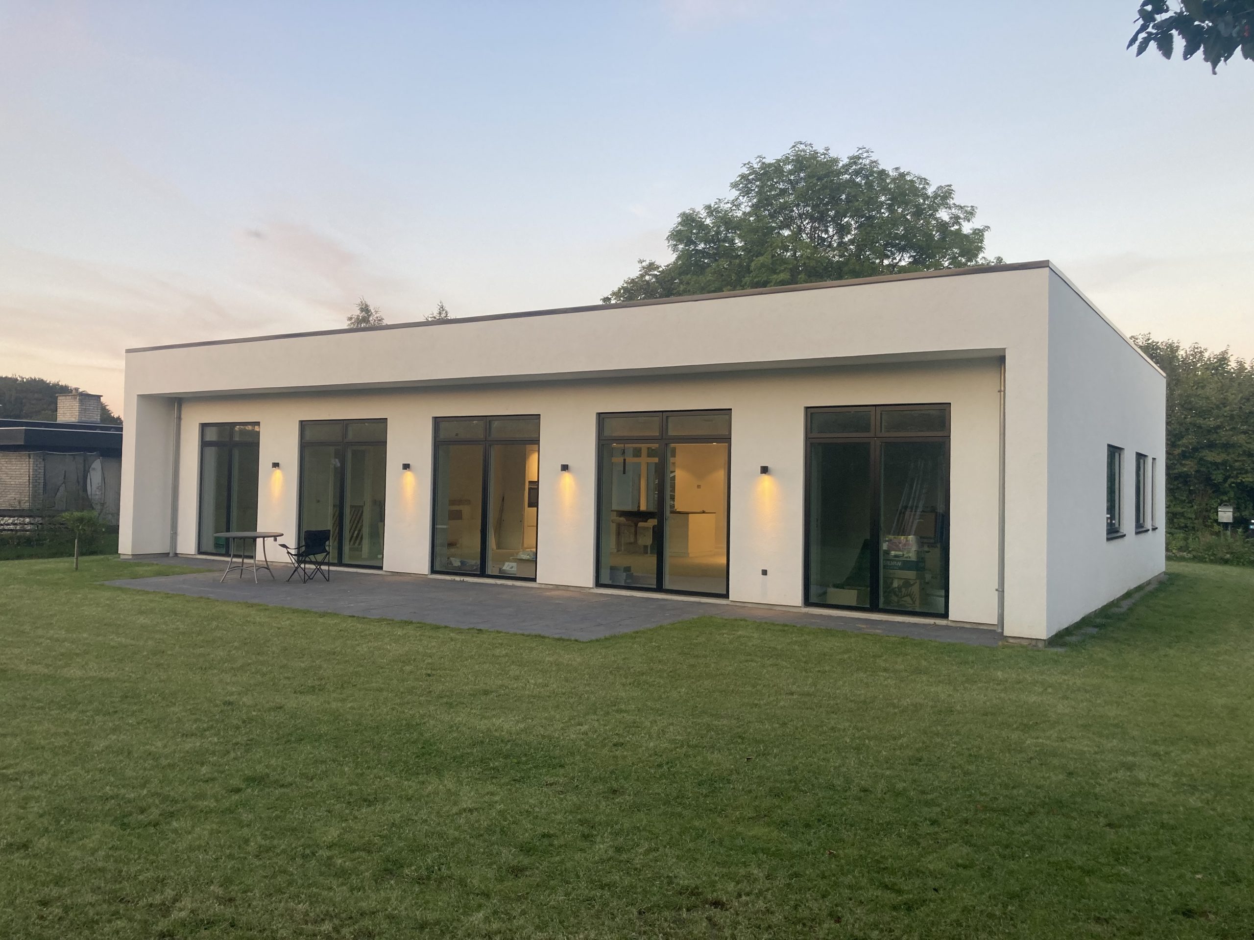 Minimalistisk etplans villa