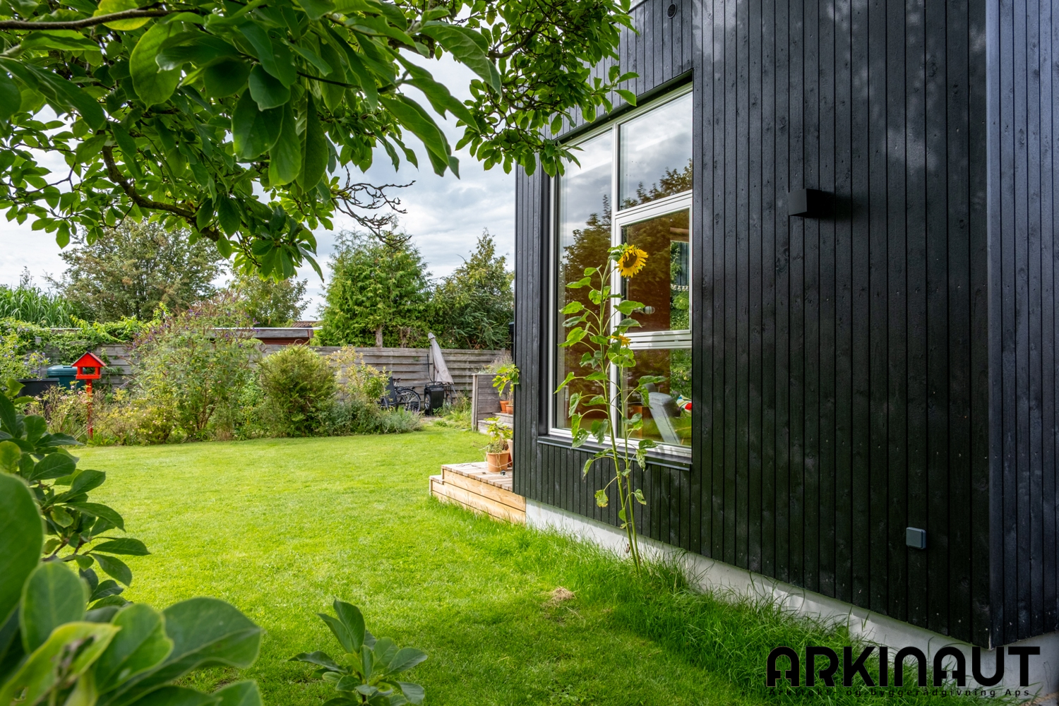 To tilbygninger i sort træbeklædning, superwood - Arkinaut Arkitekt- og byggerådgivning aps 2