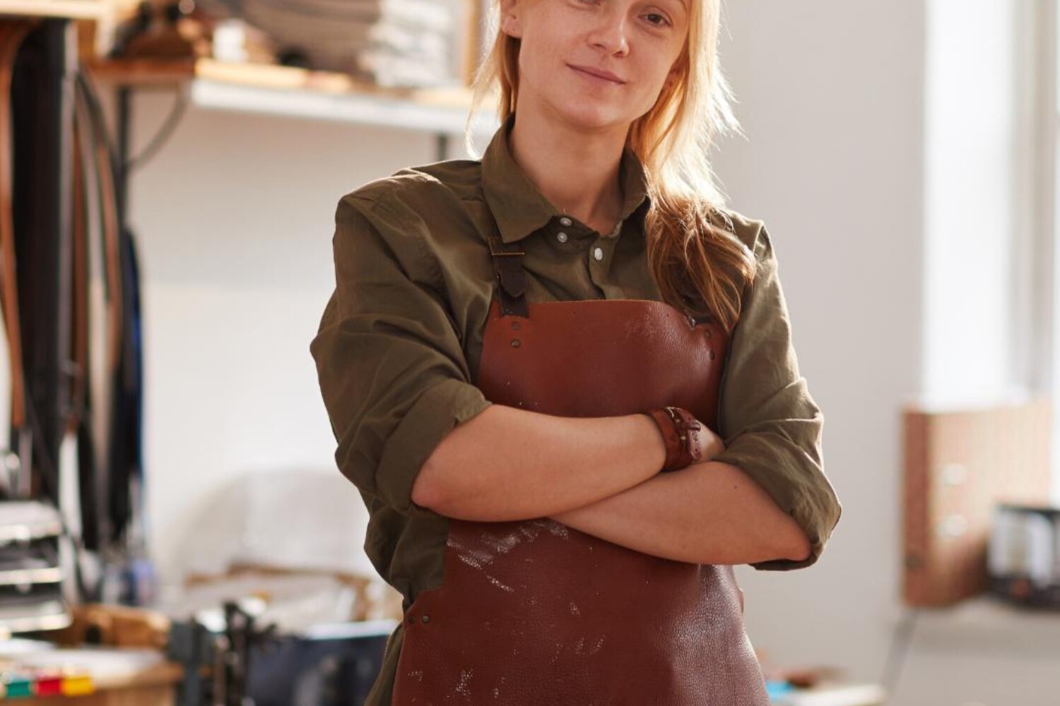 Comment garantir un suivi rigoureux des budgets et des délais dans la gestion des équipes BTP ?