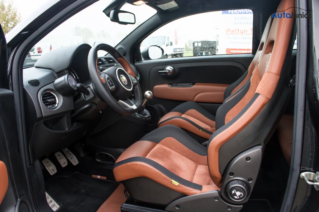 Abarth 595 competizione interior