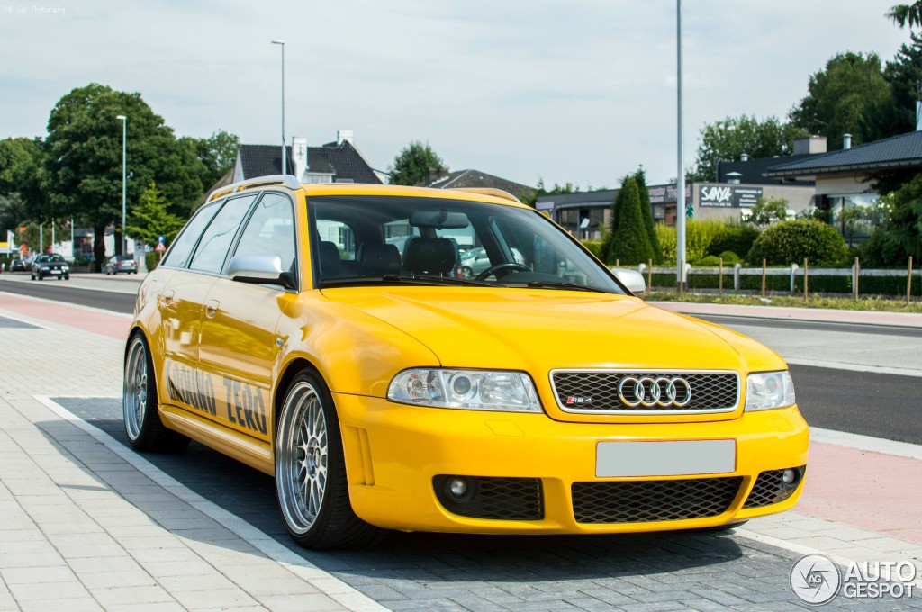 spot audi rs4 avant