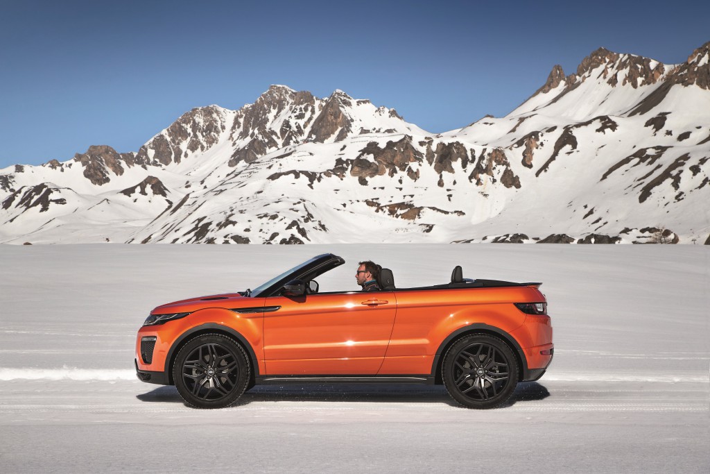 RR_EVQ_Convertible_Driving_Snow_091115_03