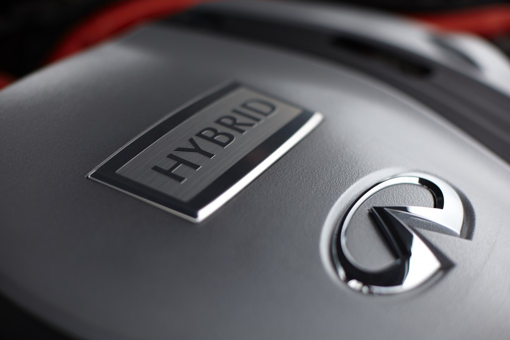 Infiniti Q50S Hybrid AWD 7