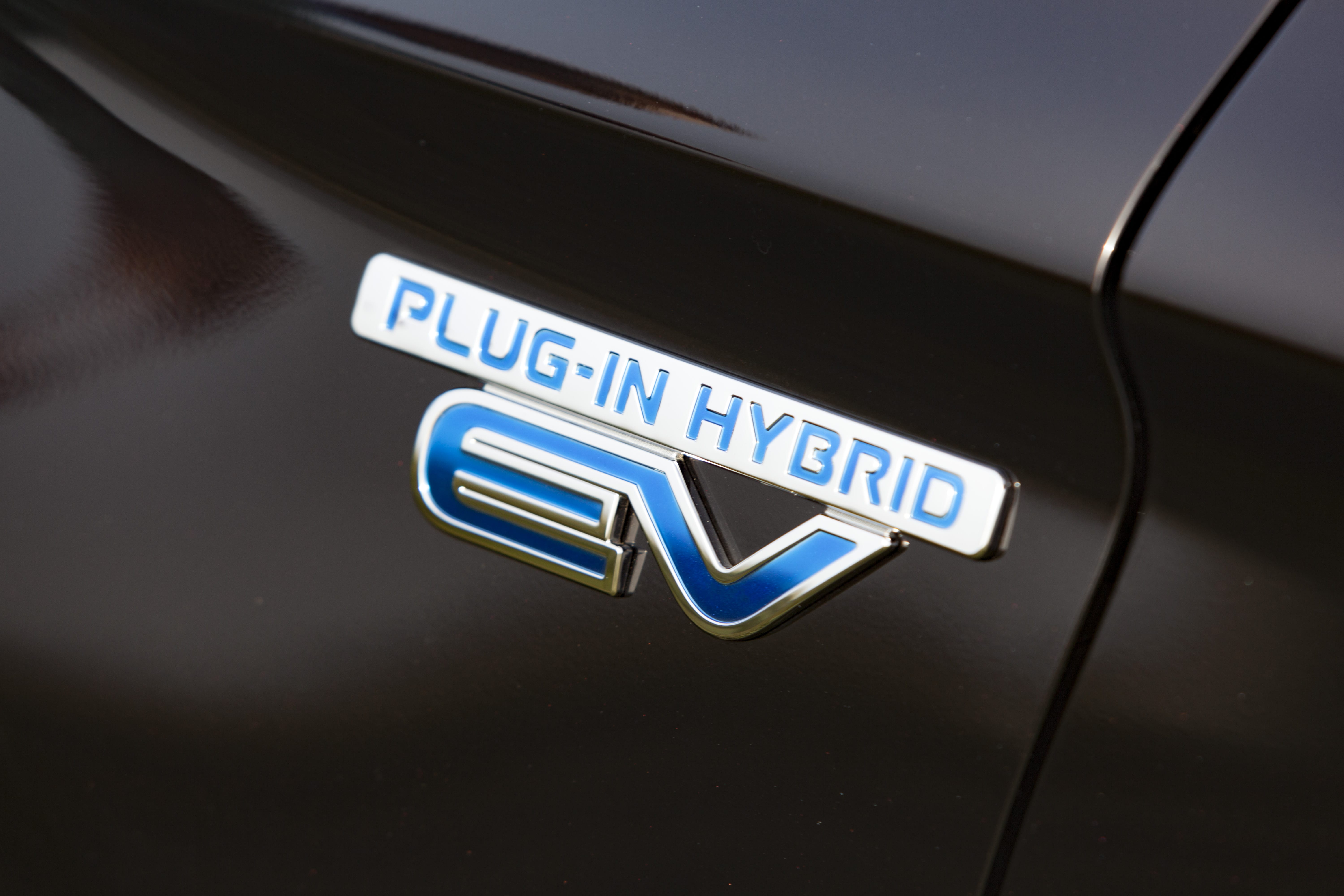 Hybrid and current PHEVs could be included in 2040 ban