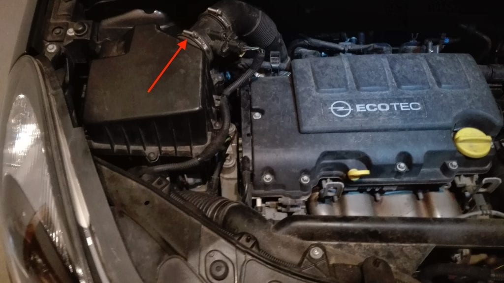 How to replace the headlight bulb in a Vauxhall Corsa D Auto Repair Focus