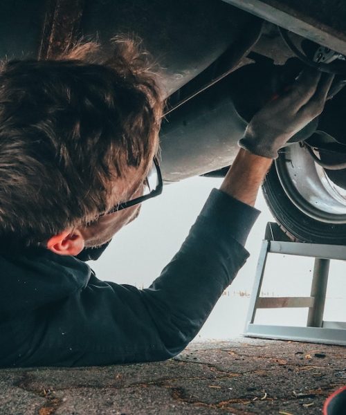 Working under vehicles is big cause of fatal injuries, HSE finds