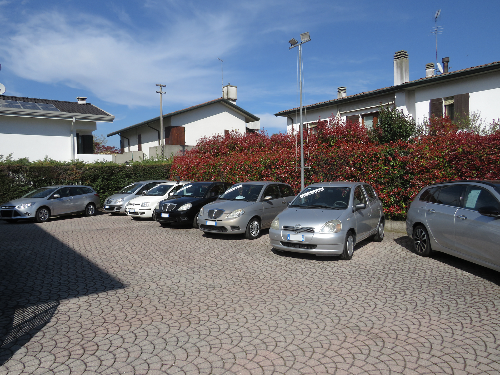 parcheggio espositivo dei veicoli