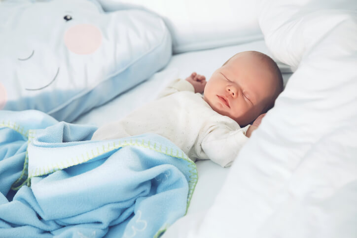 Søvncyklus hos din baby, søvnen består at søvncyklusser, læs om den her