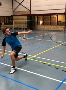 Badmintonteam Halle wint in Dilbeek Badminton Halle VVBBC competitie Bavo Barbé