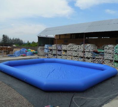 Inflatabel pool for 8 barcachoc bumperboats for kids