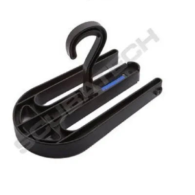 HENGER, OPP/NED DRAKT