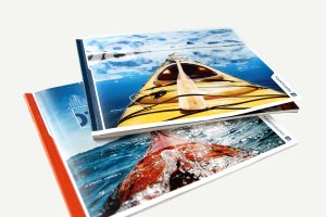 Design af plakat, brochure, klippoekort og katalog - Kajakhotellet. Katalog - Kajakhotellet