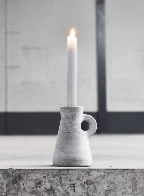 ConcreteCandleholder 02