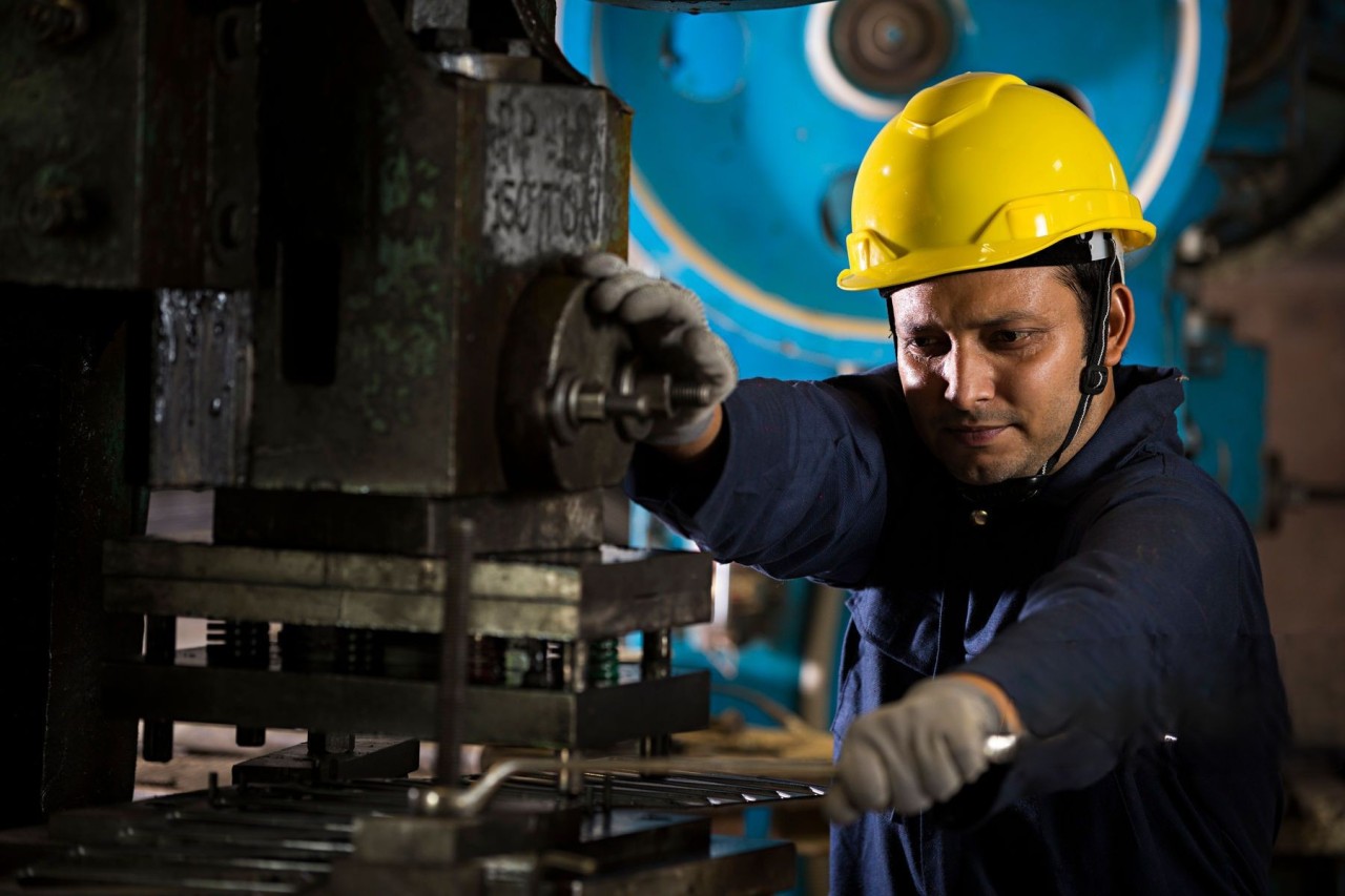 Tiles Machine Operator