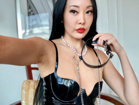 Eva Oh is a 35-year-old Chinese-Burmese-English-Irish professional dominatrix.