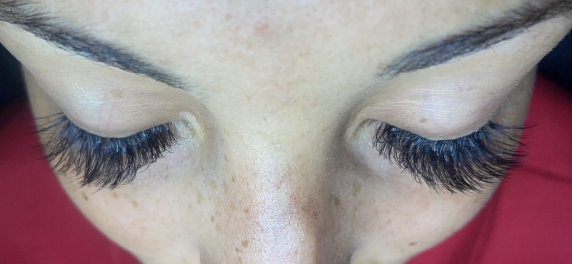 image 3 Extensions de cils 1