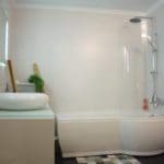Badkamer met bad