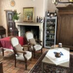 Woonkamer B&B Coupure met honesty bar