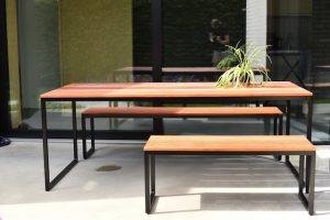 Belgian-Wood-Design-tafel-tuintafel-en-stoelen