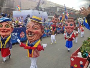 The parades in Mainz and their characteristic giant head dolls