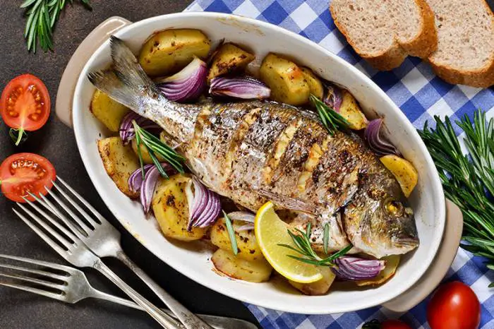 mufete is fish stuffed with lemon and onion