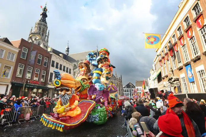 During the carnival parade in Breda you see big floats participating in competition